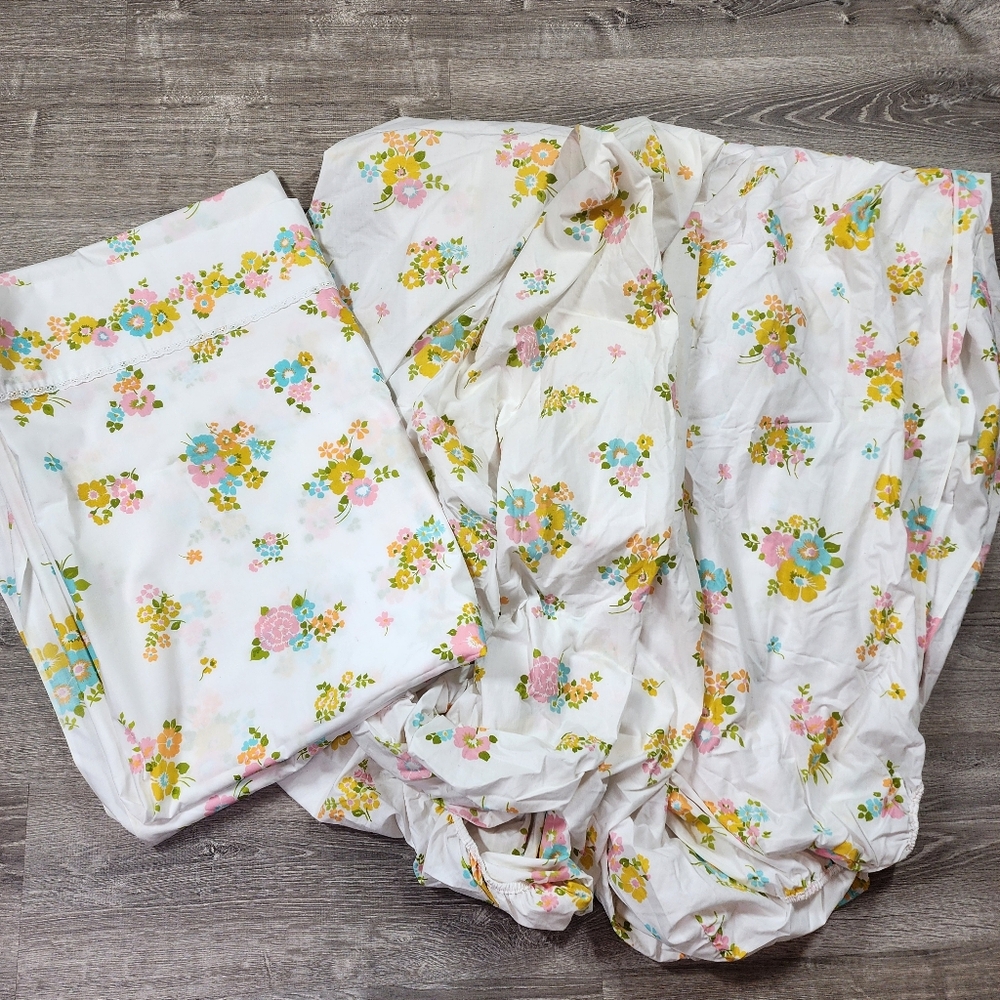 VINTAGE Retro 3pc Bedding 2 Floral Fitted Sheet 1 Top Sheet Twin - Picture 10 of 10